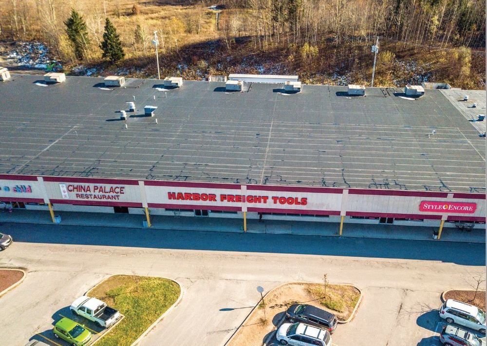 Park Center - Retail Spaces: 1035 Commerce Blvd., Dickson City, PA 18519